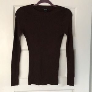 Brown sweater. Large rue 21